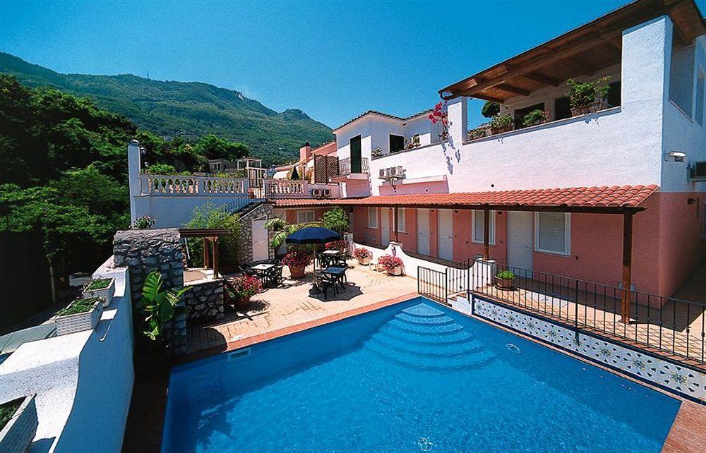 Hotel Il Nespolo Casamicciola Terme Exterior photo